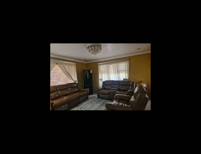 4 BEDROOM HOUSE FOR SALE IN THE ORCHARDS